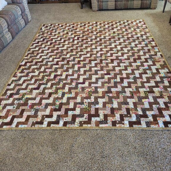 Quilted Patchwork Blanket Comforter HomeMade "Dream Big" Brown-Tan 97.5' x 85.5' - Picture 6 of 10